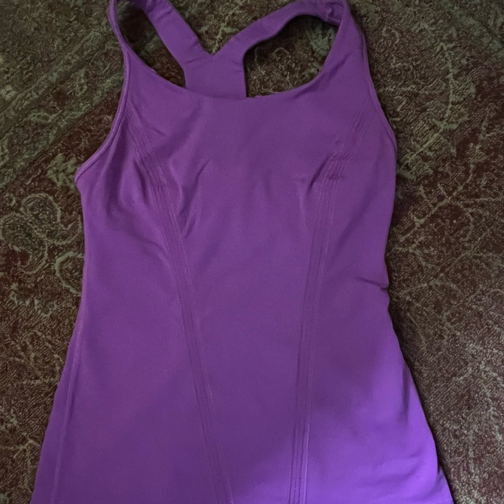 Lululemon top